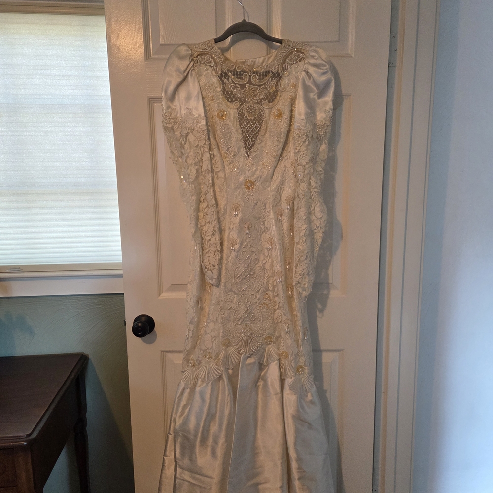 Elegant Ivory and Gold Lace Wedding Dress